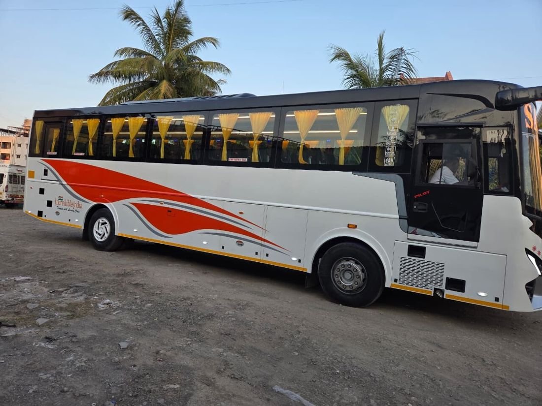Luxury coach for staff and group travel from Pune